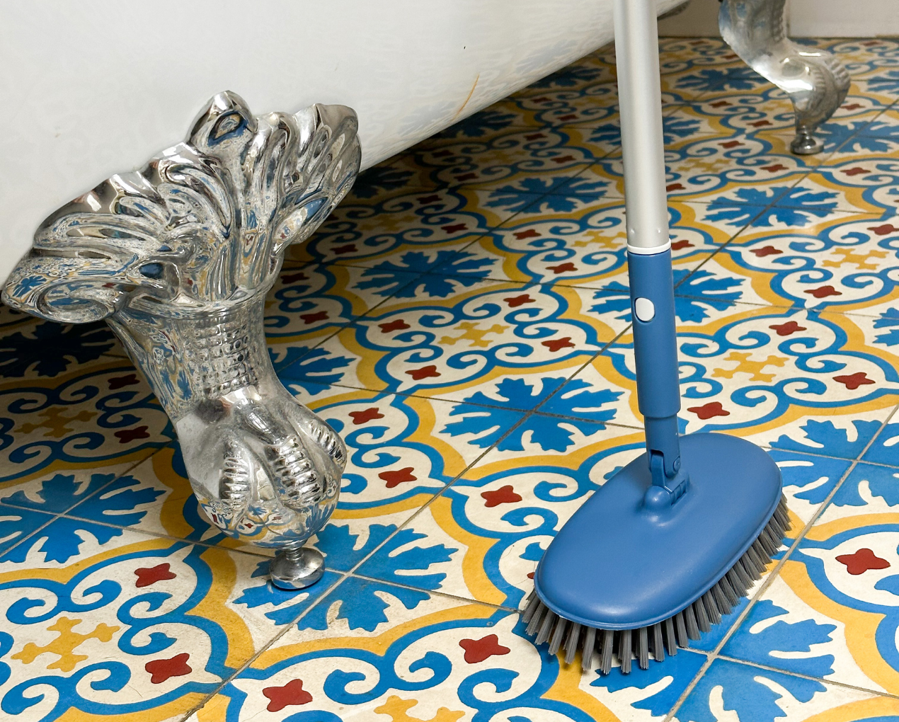 Nettoyer les joints d'une salle de bain : 3 astuces efficaces
