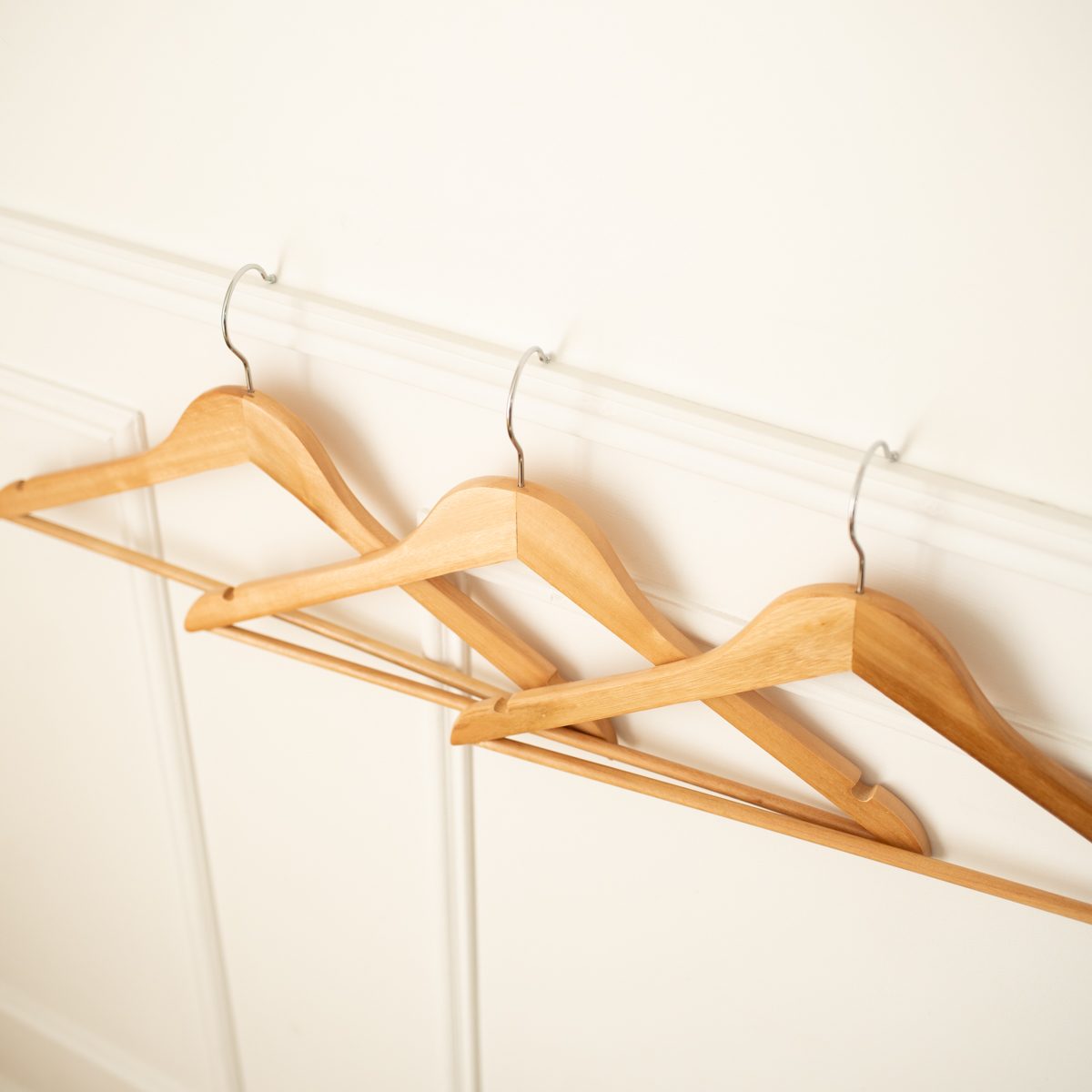 Cintre bois multi-usages x4