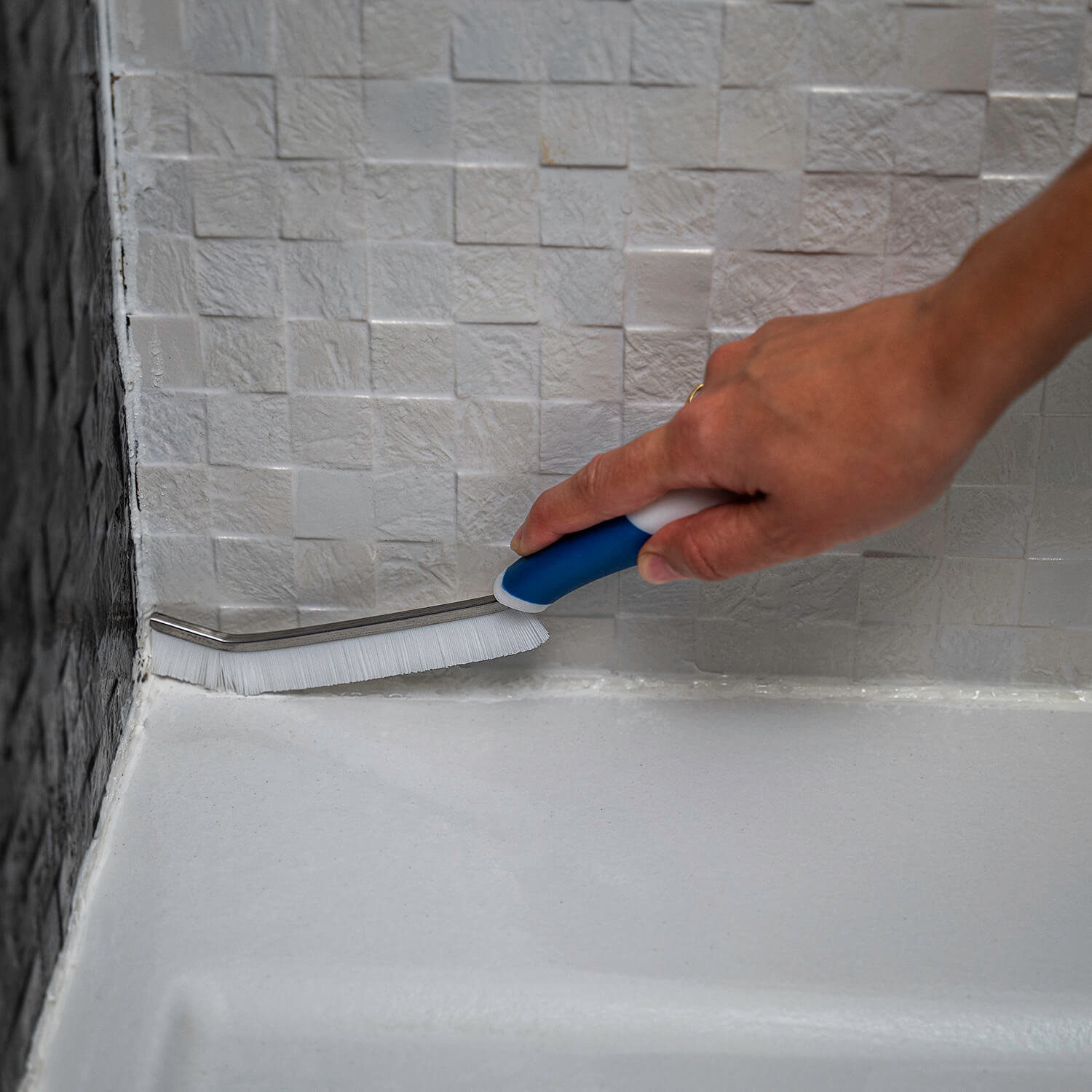 Brosse joints et recoins